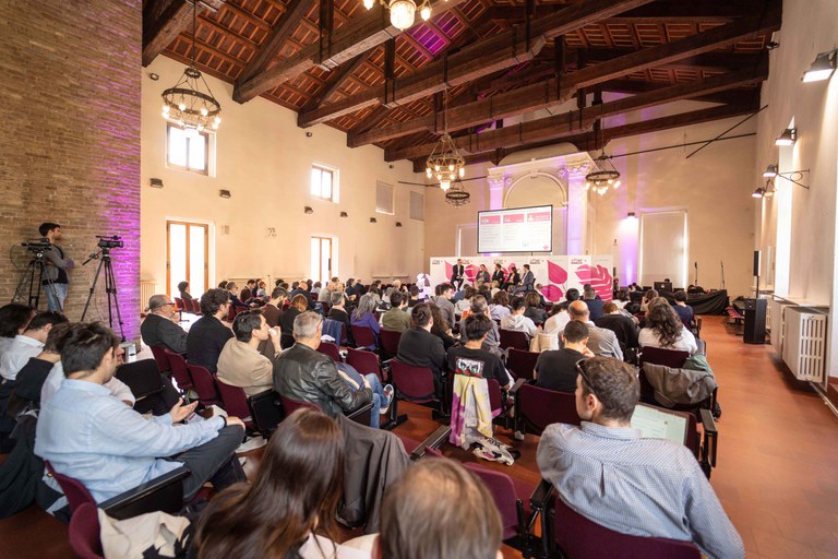 Vista posteriore della sala