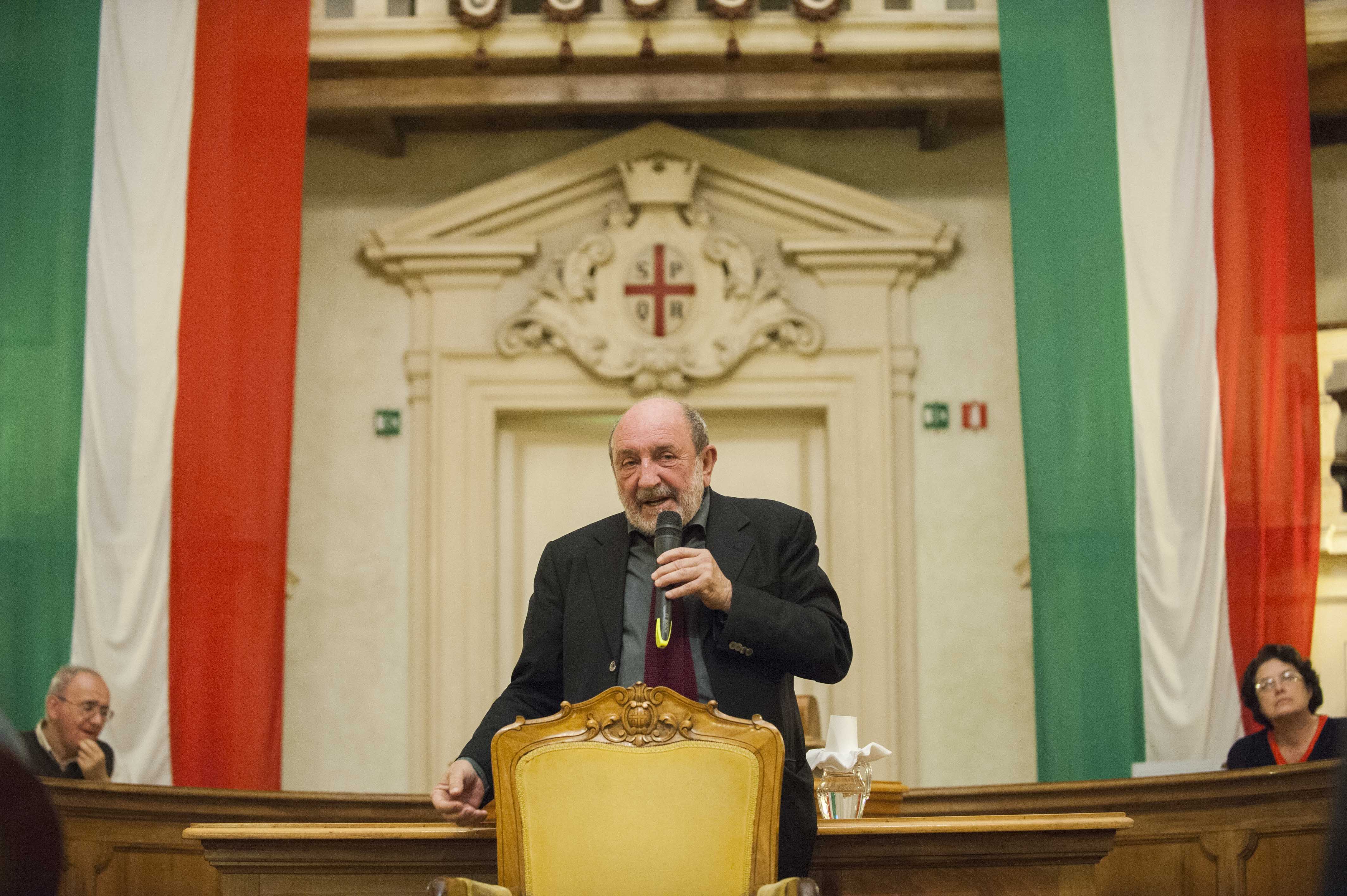 Lectio Magistralis di Umberto Galimberti - "Il nuovo io"