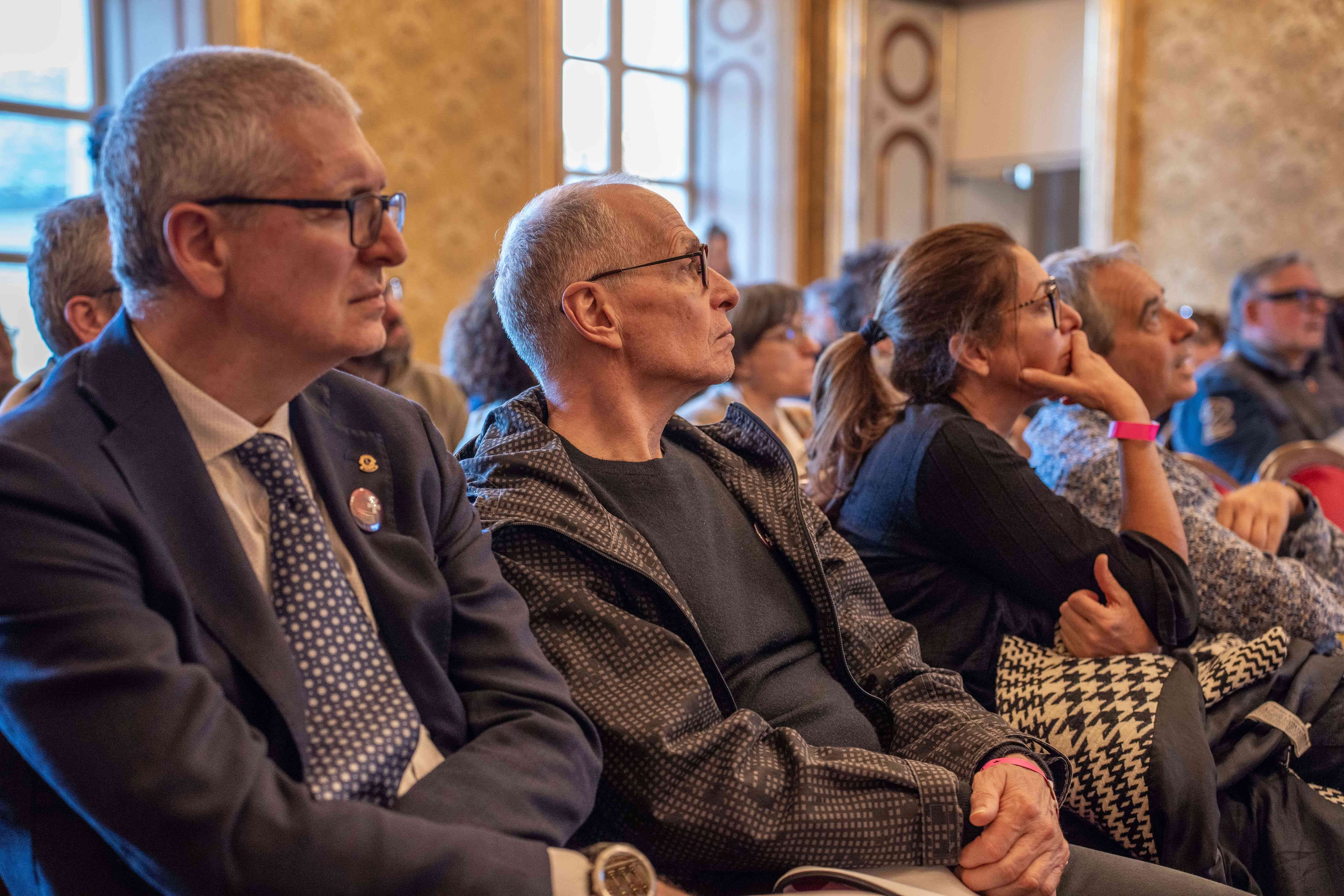 Pubblico in ascolto