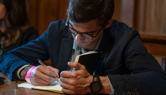 Pubblico che prende appunti